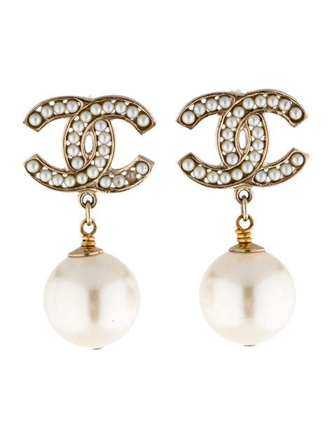 chanel earrings cc pearl drop